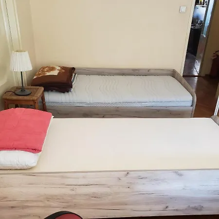 Private Cozy 2 With Shared Kitchen In Aparthotel