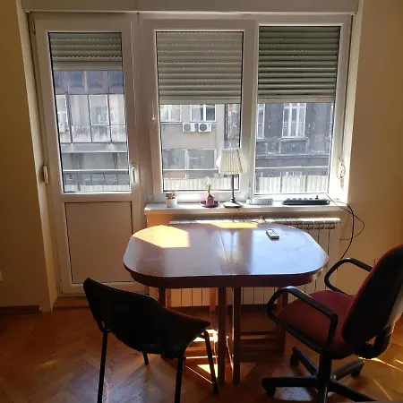 Private Cozy 2 With Shared Kitchen In Aparthotel